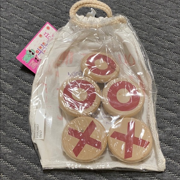 Tic Tac Toe Wood game NWT ❤️ - Picture 2 of 2